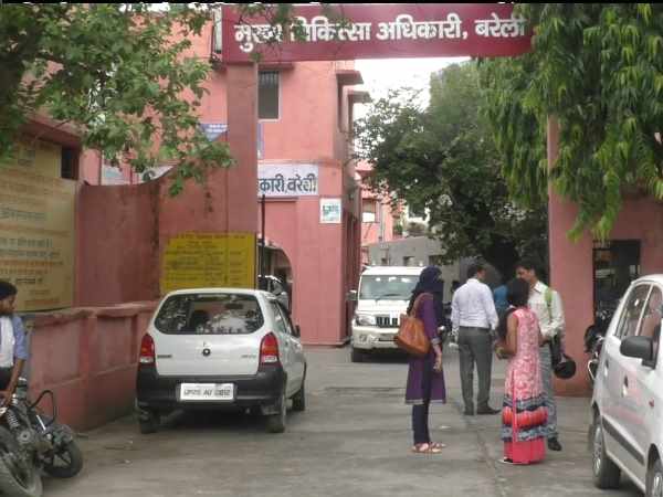 दरिंदों को चंगुल में फंस गई लड़की