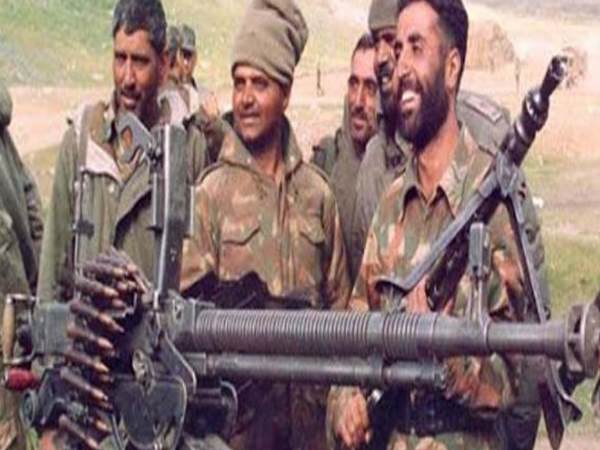 'पाकिस्तानियों से लड़ रहा हूं, मा-पिताजी का ख्याल रखना'