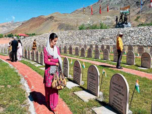 जो वीर जवान हुए परमवीर चक्र से सम्मानित