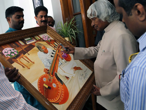 वो तो हर कलमे में मौजूद हैं.. 