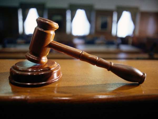 इस फैसले से खुश नहीं है वकील का परिवार