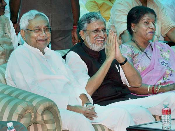 बिहार में हरपल बदल रहा सियासी समीकरण