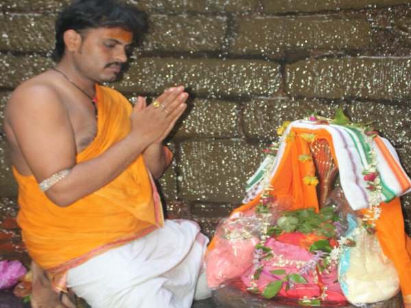 100 फीट पानी में पूरे साल रहते है भगवान शिव
