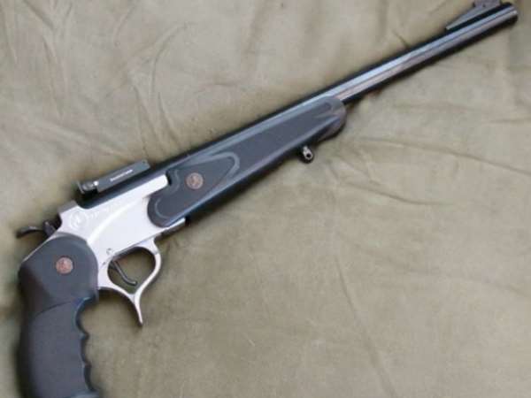 फेसबुक के जरिए बेच रहा है हथियार