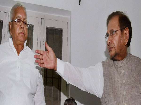 सांसदों के साथ की मुलाकात