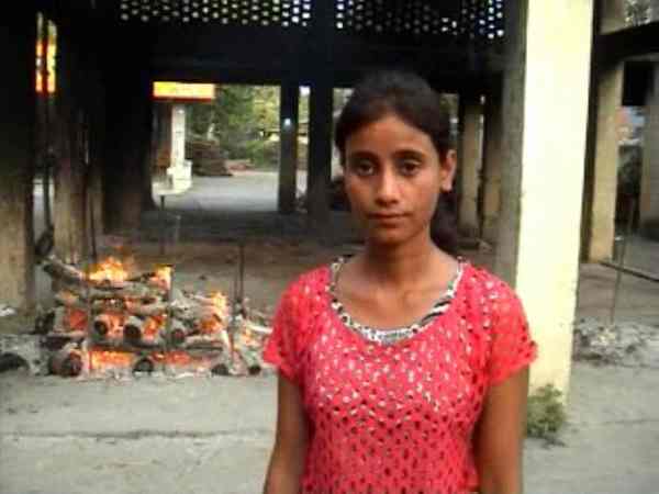कब्र से निकाला गया शव