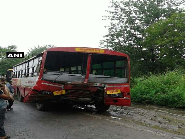 यूपी : बिजनौर और सीतापुर में सड़क हादसा, कुल 14 लोगों की मौत 