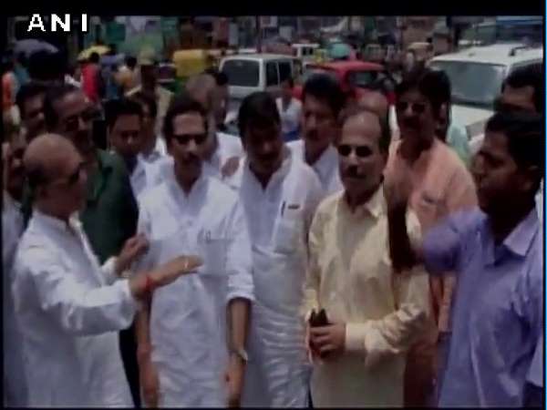 बशीरहाट: भाजपा की नेता रूपा गांगुली को किया गिरफ्तार, कांग्रेस नेताओं को जाने से रोका