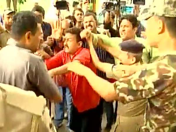 वीडियो: तेजस्वी यादव के सुरक्षा अधिकारियों ने मीडियाकर्मियों से की मारपीट