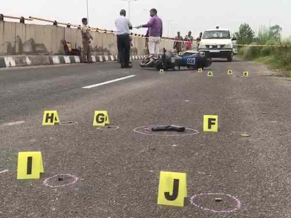 हाईवे पर पुलिस और गुंडों के बीच मुठभेड़, देखिए एनकाउंटर PICS