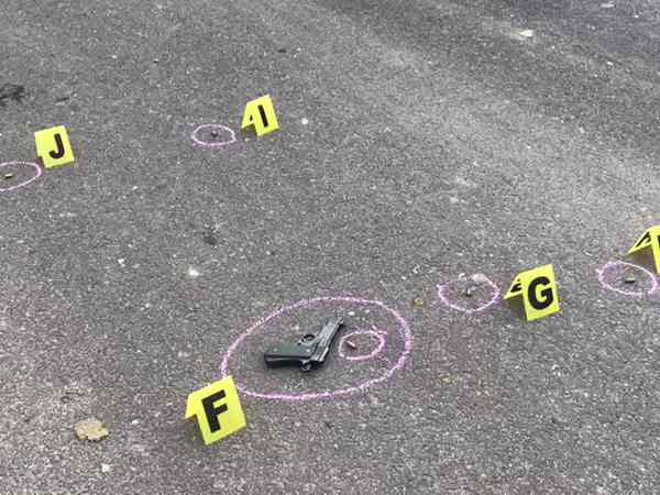 हाईवे पर पुलिस और गुंडों के बीच मुठभेड़, देखिए एनकाउंटर PICS