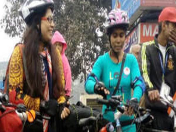 साइकिल से देश का चक्कर लगाकर लौटी बिहार की बेटी, नीतीश को बताएंगी महिलाओं का हाल