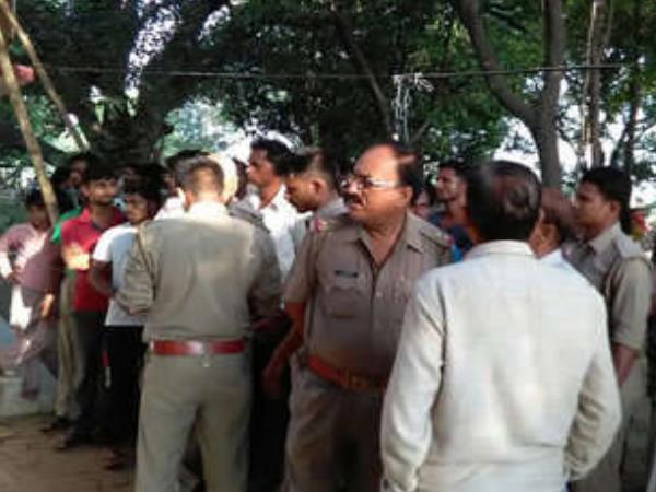 शिवलिंग के पास पड़ा था पुजारी का गला कटा शव, जलाभिषेक करने पहुंचे श्रद्धालुओं के उड़े होश