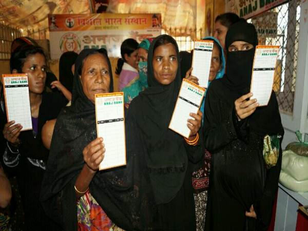 PICs: गरीबों के लिए जारी हुआ हंगर कार्ड, 24×7 मिलेगा अनाज PICs: गरीबों के लिए जारी हुआ हंगर कार्ड, 24×7 मिलेगा अनाज