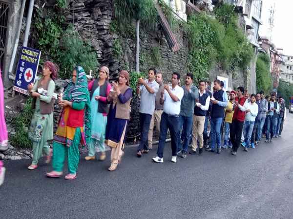 कोटखाई कांड पर लोगों में जबरदस्त गुस्सा, फेसबुक पर पूछे गए ऐसे-ऐसे सवाल?