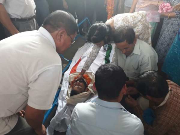 मेजर शिखर थापा की मौत से मां-पिता का फटा कलेजा, पत्नी बेसुध