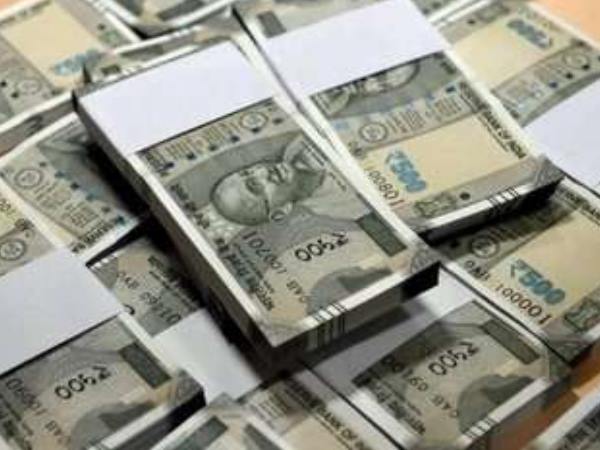 नई सरकार बनते ही करोड़पति अधिकारियों के ठिकानों पर छापा, मिले करोड़ों...