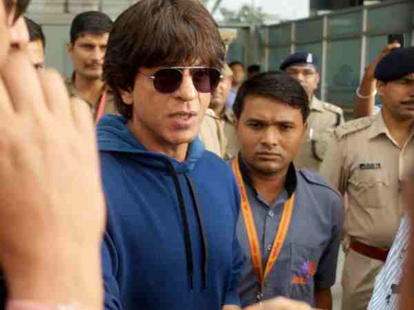 अनुष्का-शाहरुख ने बनारसी पान खाकर खोला बंद अकल का ताला PICS