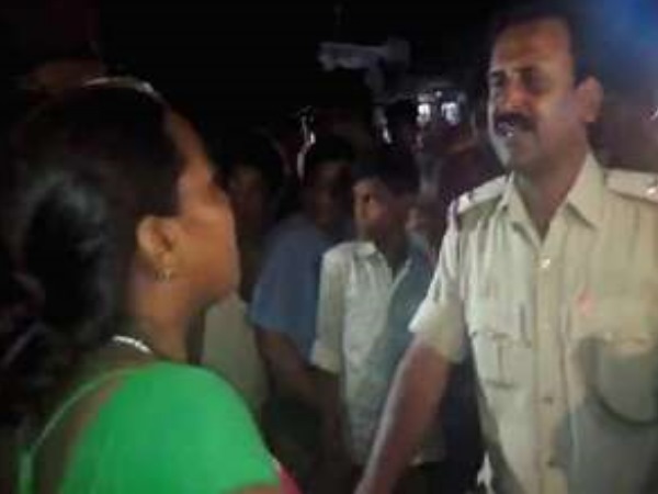 महिला से थप्पड़ खाकर पतली गली निकल लिया रिश्वतखोर पुलिस वाला महिला से थप्पड़ खाकर पतली गली निकल लिया रिश्वतखोर पुलिस वाला