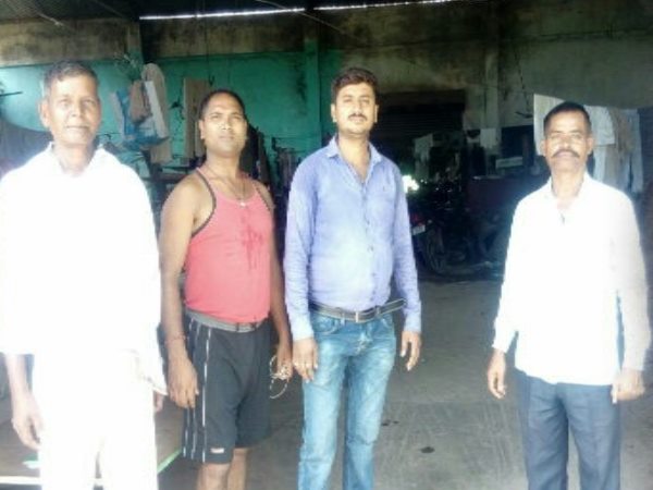 नाग से मौत की लड़ाई लड़ा कुत्ता, वफादारी से बचा ली 7 जवानों की जान