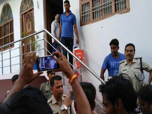 हेरोइन के साथ गिरफ्तार महिला पर भोजपुरी एक्टर पवन सिंह की पत्नी होने का शक