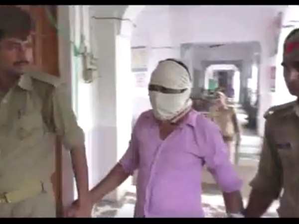 महिला करती थी प्रेमी को ब्लैकमेल महिला करती थी प्रेमी को ब्लैकमेल