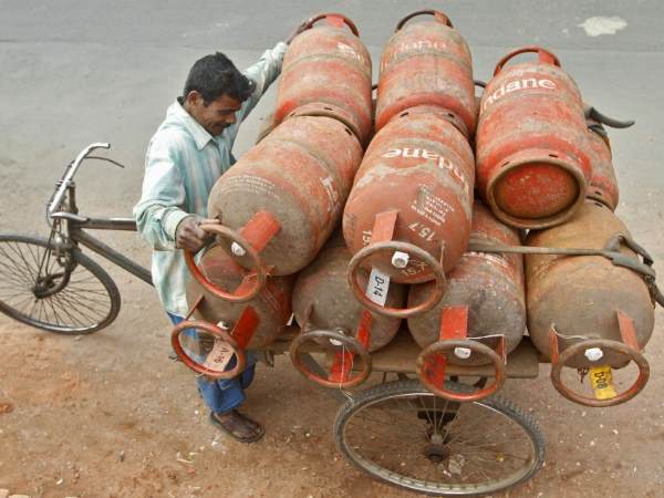 सब्सिडी वाला गैस सिलेंडर हुआ महंगा