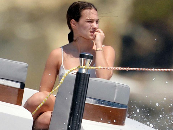 समंदर में लगा दी छलांग