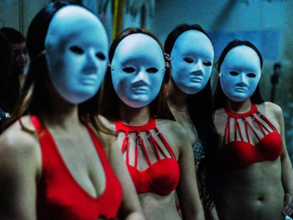 क्‍या होता है स्‍ट्रिप क्‍लब का मतलब