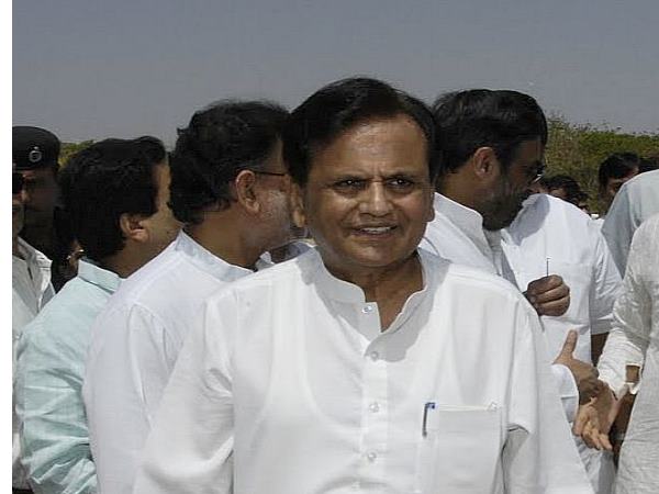 क्रिकेटर हुआ करते थे पटेल क्रिकेटर हुआ करते थे पटेल