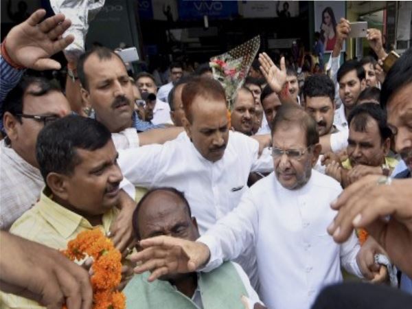 बिहार में इस समय दो जनता दल यूनाइटेड है