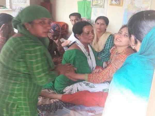 मां के साथ प्यार करते करते बेटी पर आया दिल, गला रेतकर की हत्या