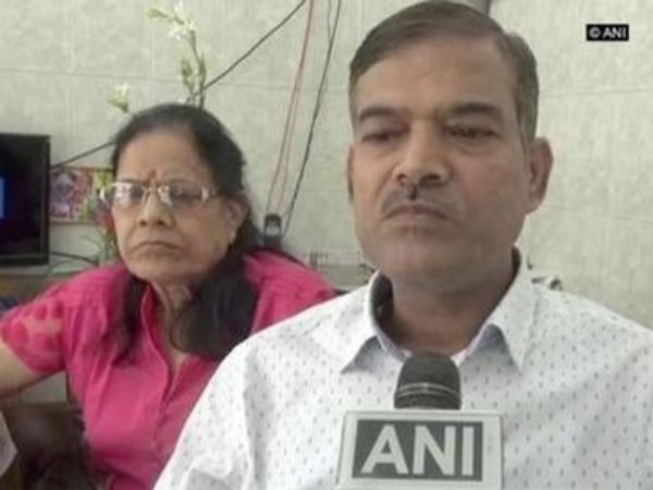 दिए 200 सिलेंडर
