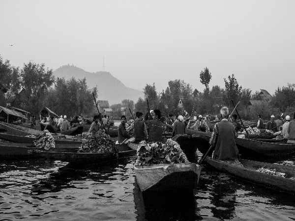 बंटवारे के दौरान कश्मीर असंमजस में पड़ गया था