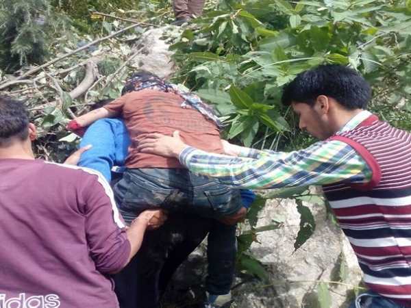 भयंकर हादसे में बस के उड़े परखच्चे