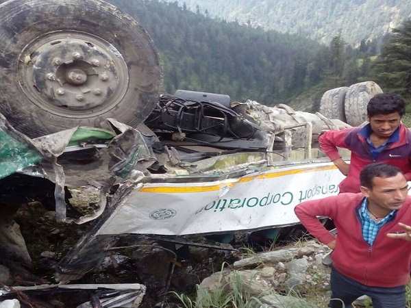 चाय पीने के लिए नीचे उतरा था ड्राइवर