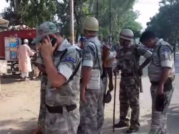 दोनों पक्षों के बीच मारपीट, पत्थरबाजी