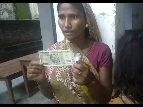 मौके पर पहुंची पुलिस ने धमकाया