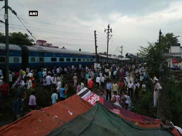 हादसे के बाद फरार हुए गैंगमेन-लोहार हादसे के बाद फरार हुए गैंगमेन-लोहार