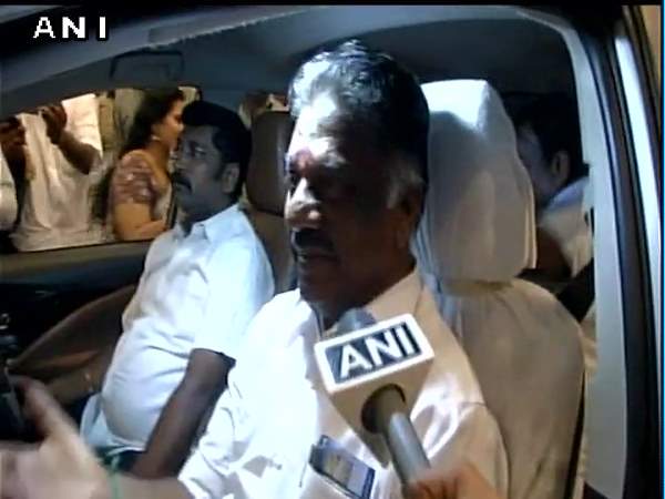 शशिकला पर असमंजस में पार्टी