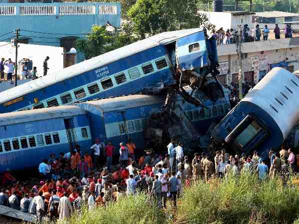 रेल हादसे के बाद कार्रवाई का दौर तेज