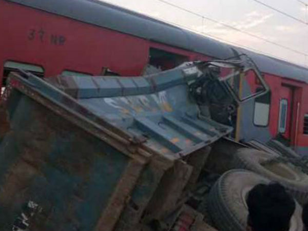 पारंपरिक कोचों की तुलना में ज्यादा हल्के और सुरक्षित