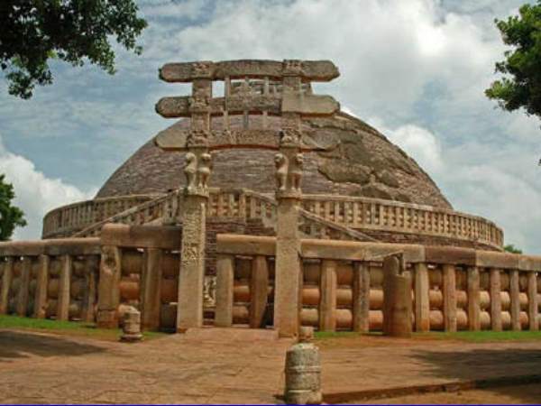 सांची स्तूप की आकृति छपी है इसमें सांची स्तूप की आकृति छपी है इसमें