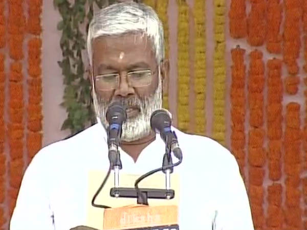 दलित चेहरे की तलाश 