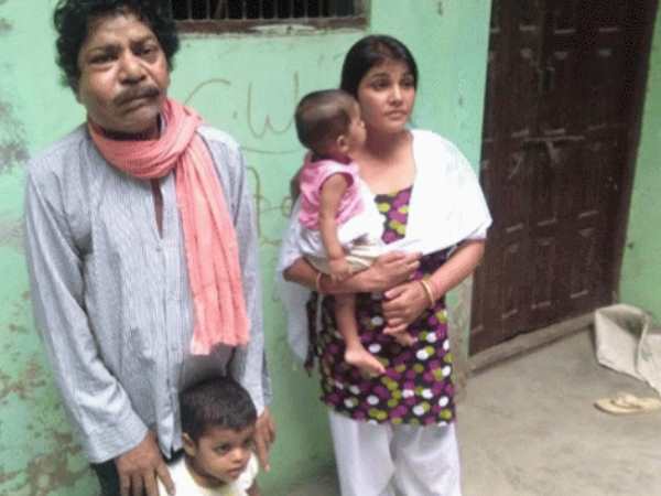 दो मासूम बेटियों की जिम्मेदारी