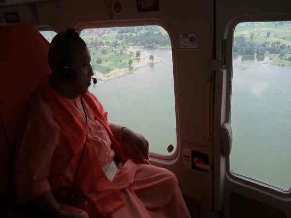 अधिकारियों पर गिरेगी गाज