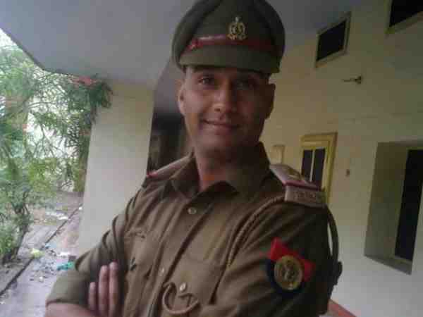 सर्विस रिवॉल्वर से मार ली गोली