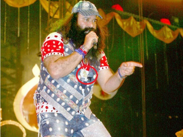  लॉकेट में छिपा है संदेश