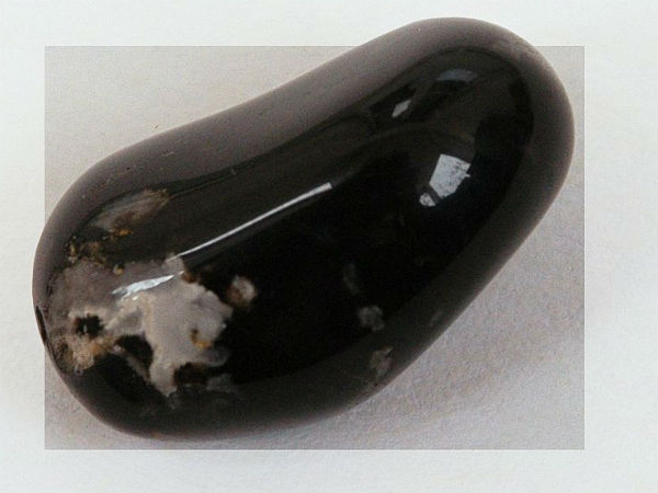 गोमेद को तीन वर्गो में बांटा जा सकता है