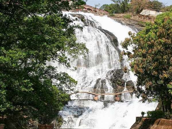 गणपति विसर्जन के लिए नाले की सफाई के दौरान 3 की मौत